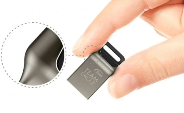 TeamGroup 32GB C162 USB Flash memorija 3.2 BLACK/SILVER TC162332GB01