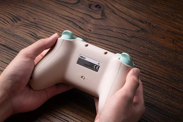 Bežični gamepad 8BitDo Ultimate 2C Windows/Android/Tri-mode/Hall Effect/Vibracija/typeC/Mint Edition