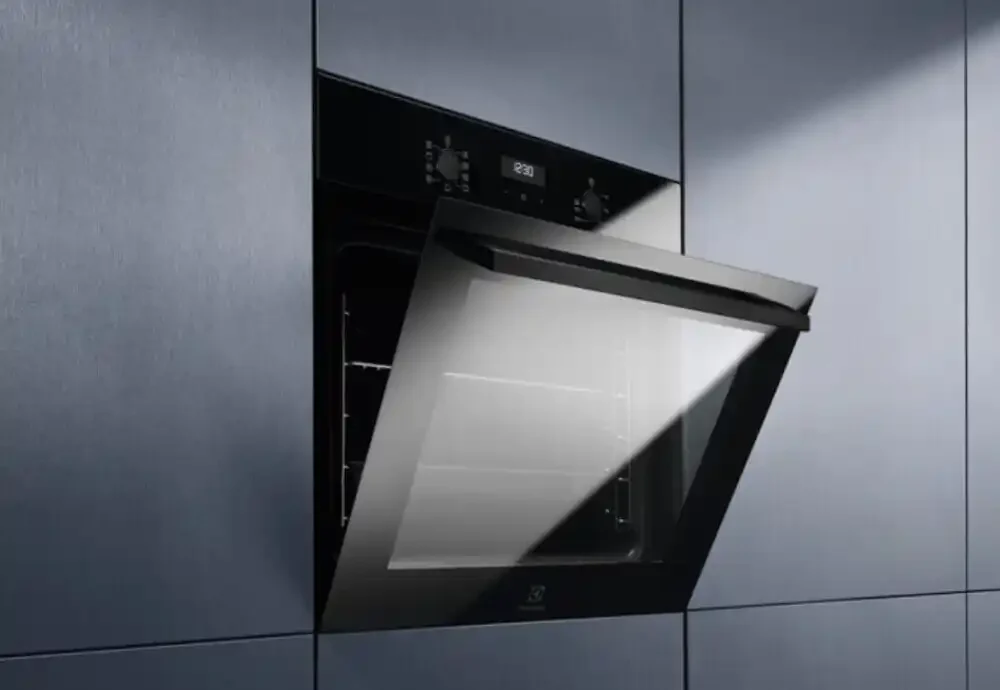 Ugradna rerna Electrolux EOF5C50BZ multifunkcionalna/zapremina 65l/ display