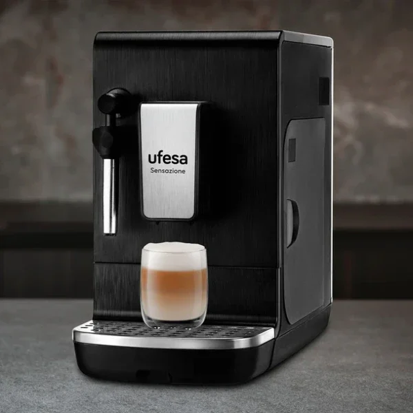 Aparat za esspreso kafu Ufesa Senzacione Bllanca/mlevena/zrno/zapremina 1.4l/crno-siva